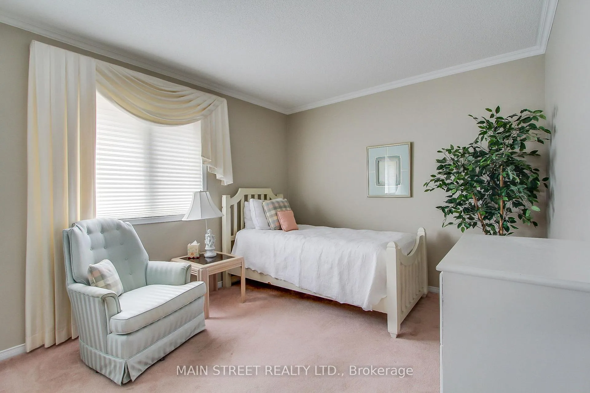 Photo 19 of 40 Chalmers Drive, Barrie, Painswick South — HOMEH