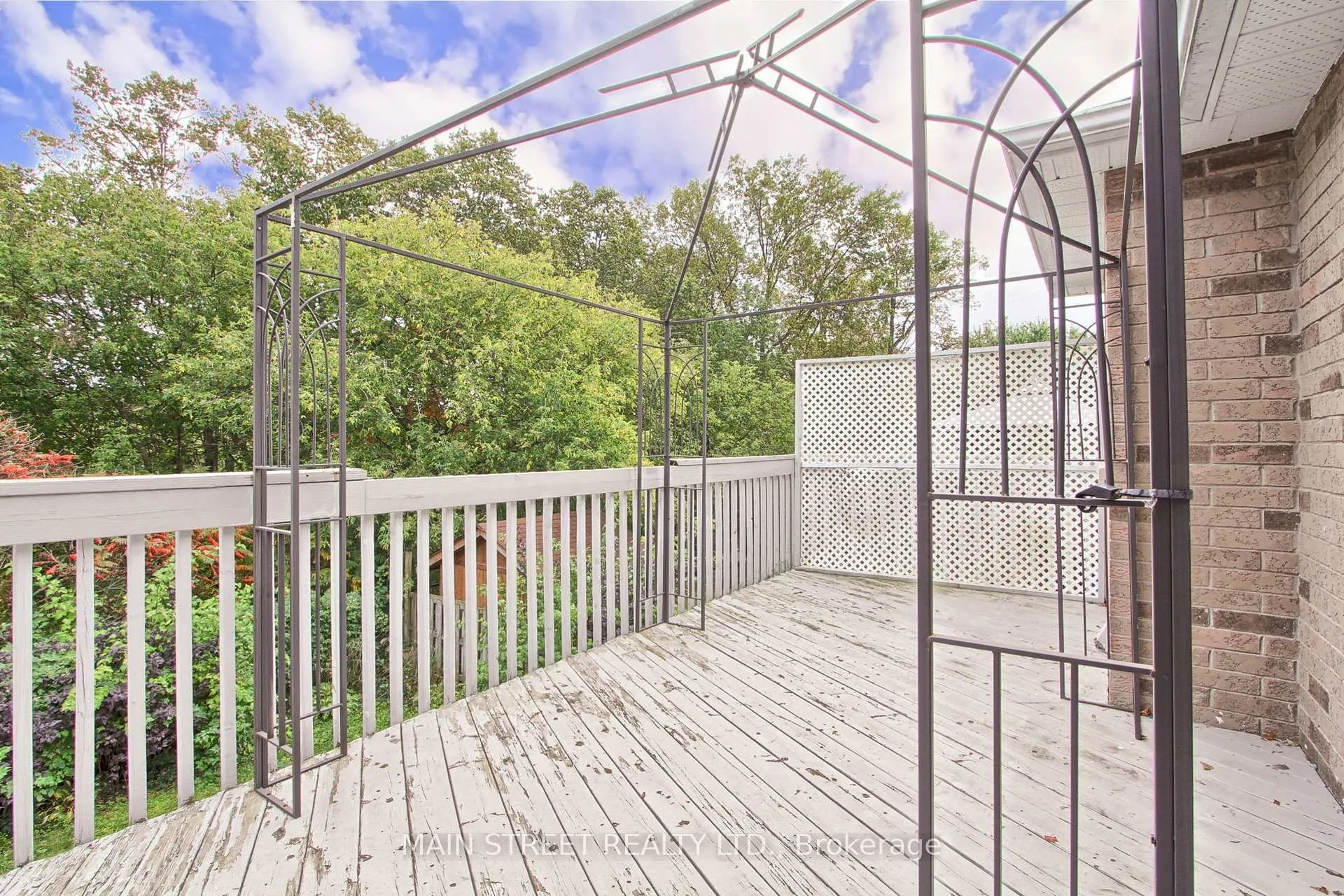 Photo 32 of 40 Chalmers Drive, Barrie, Painswick South — HOMEH