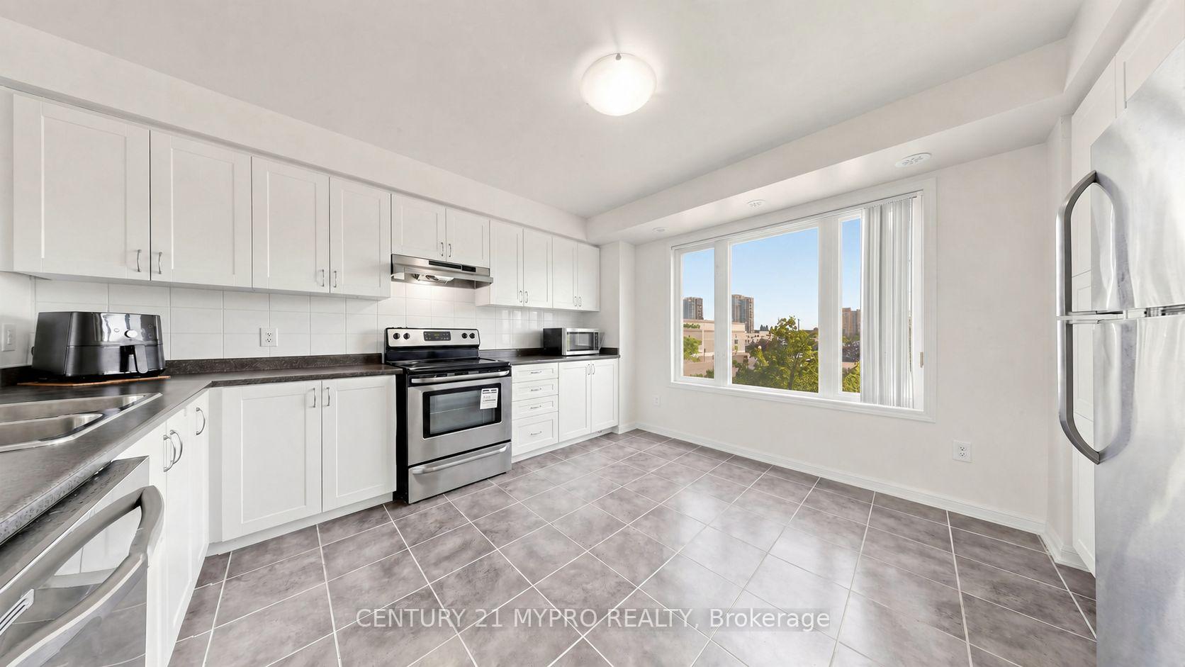 Photo 8 of Unit 3, 2895 Hazelton Place E, Mississauga, Central Erin Mills — HOMEH