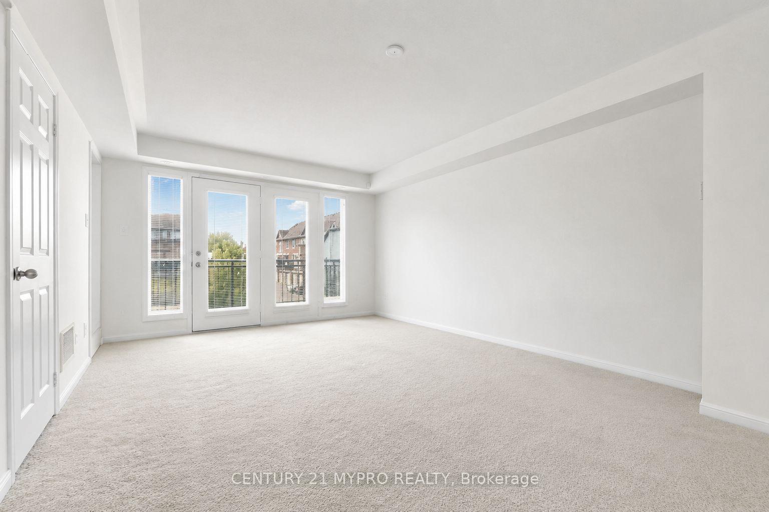 Photo 4 of Unit 3, 2895 Hazelton Place E, Mississauga, Central Erin Mills — HOMEH