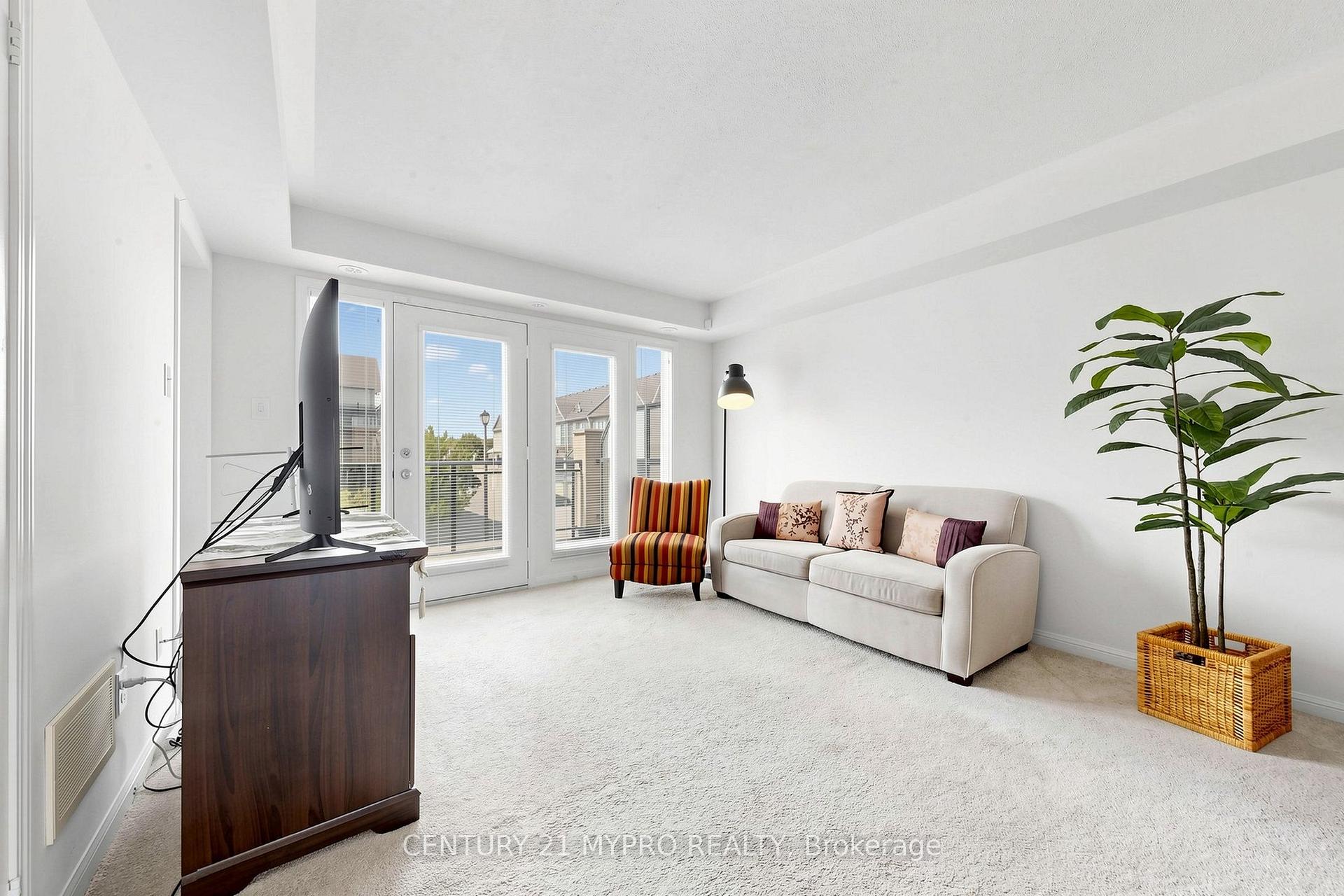Photo 5 of Unit 3, 2895 Hazelton Place E, Mississauga, Central Erin Mills — HOMEH