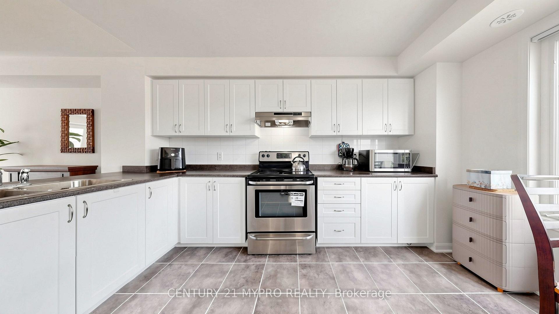 Photo 10 of Unit 3, 2895 Hazelton Place E, Mississauga, Central Erin Mills — HOMEH