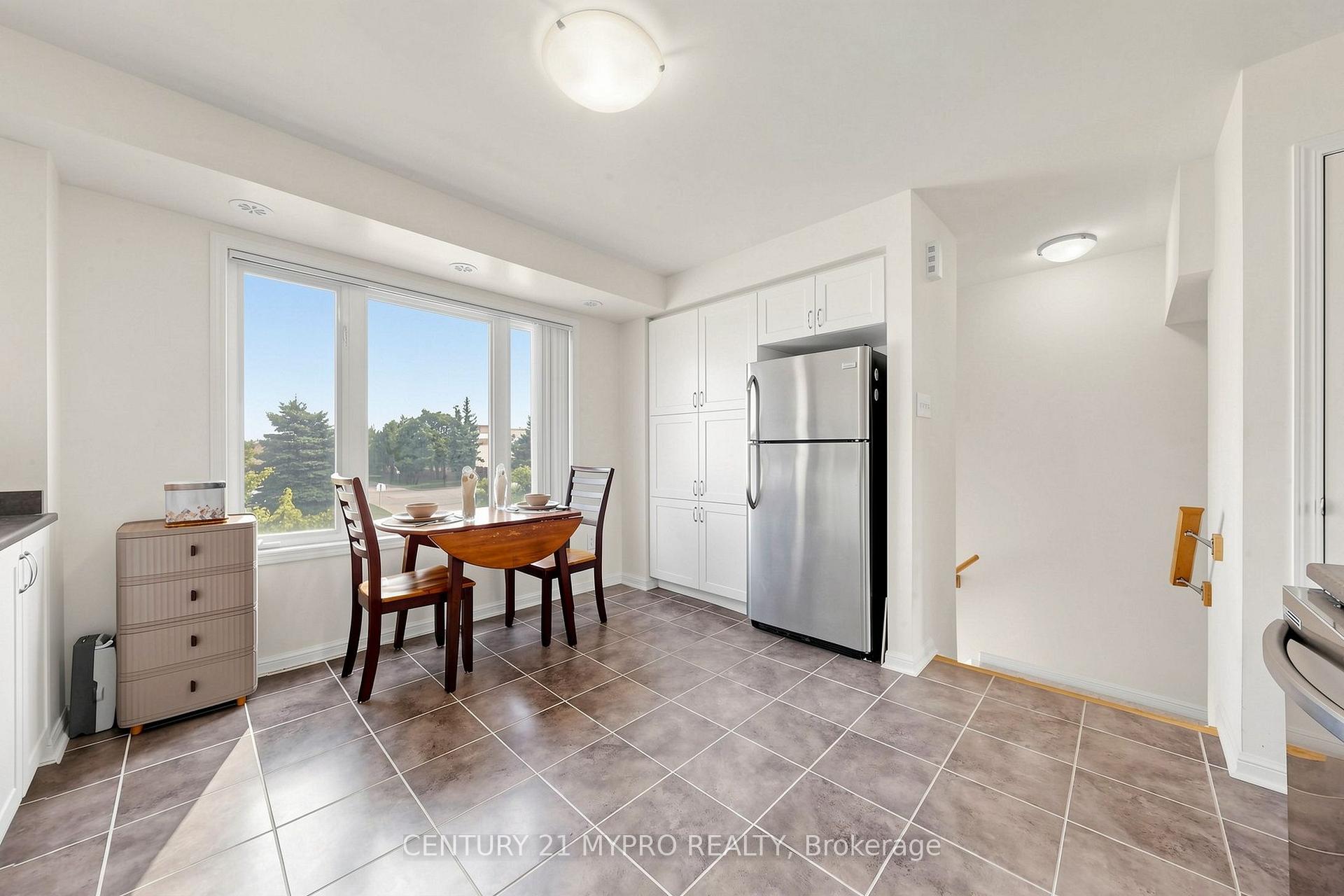 Photo 13 of Unit 3, 2895 Hazelton Place E, Mississauga, Central Erin Mills — HOMEH