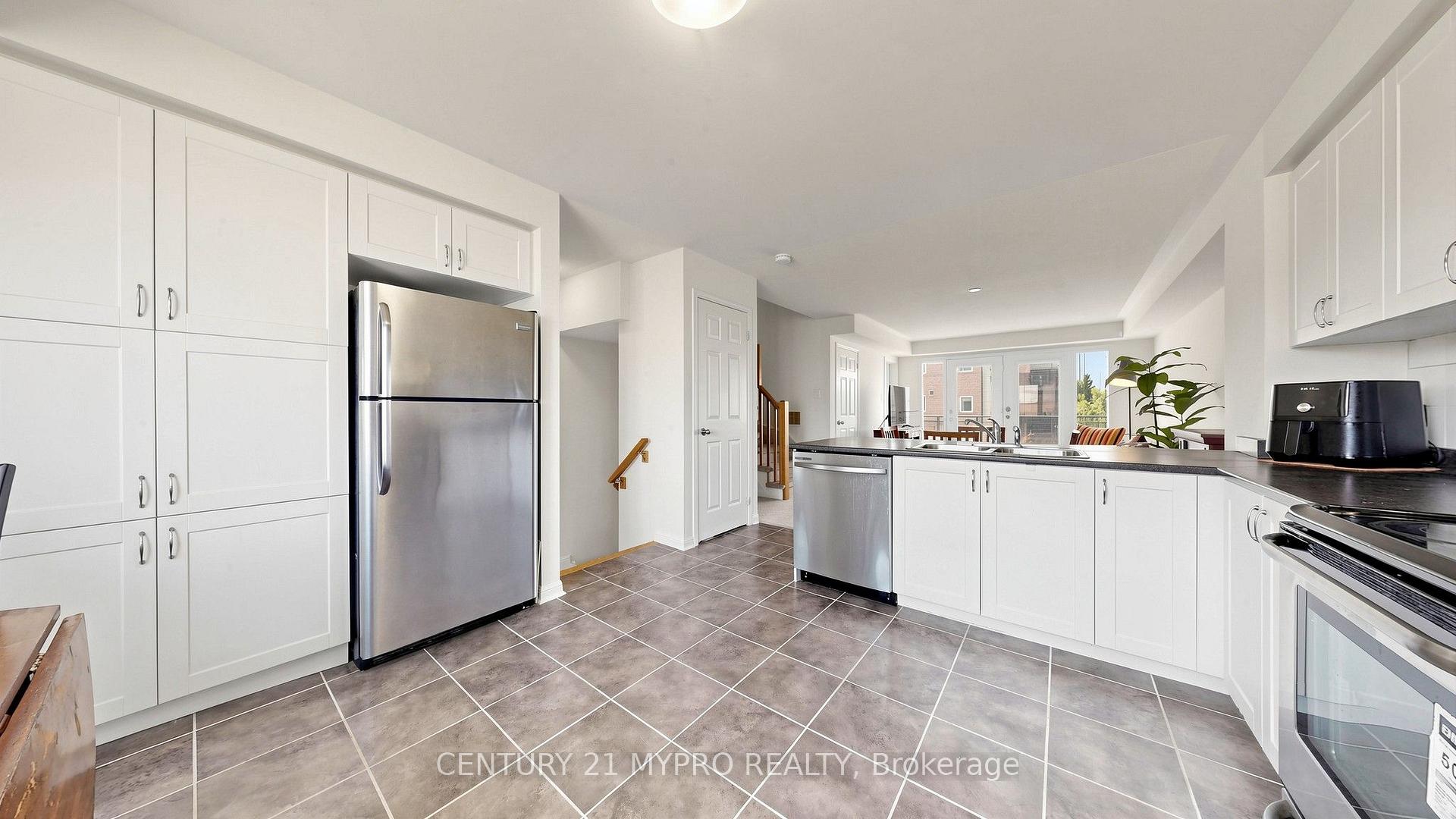 Photo 14 of Unit 3, 2895 Hazelton Place E, Mississauga, Central Erin Mills — HOMEH