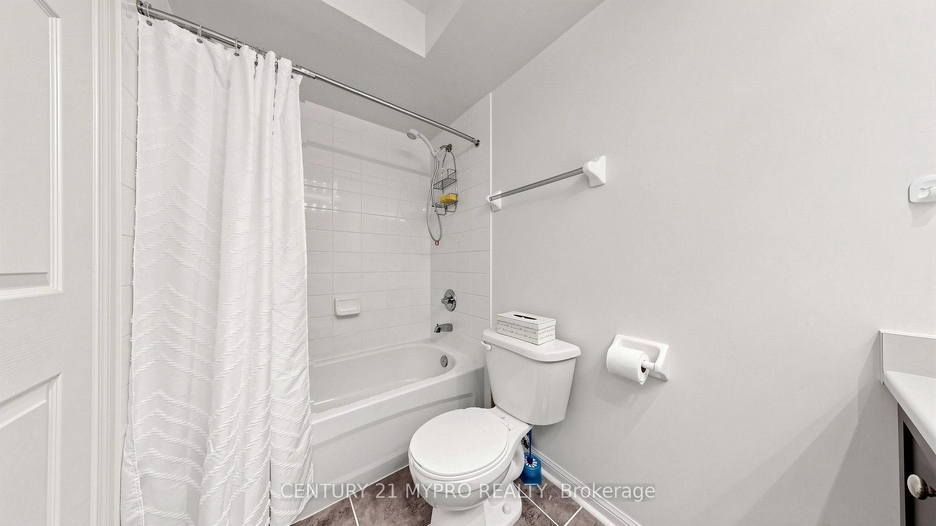 Photo 21 of Unit 3, 2895 Hazelton Place E, Mississauga, Central Erin Mills — HOMEH