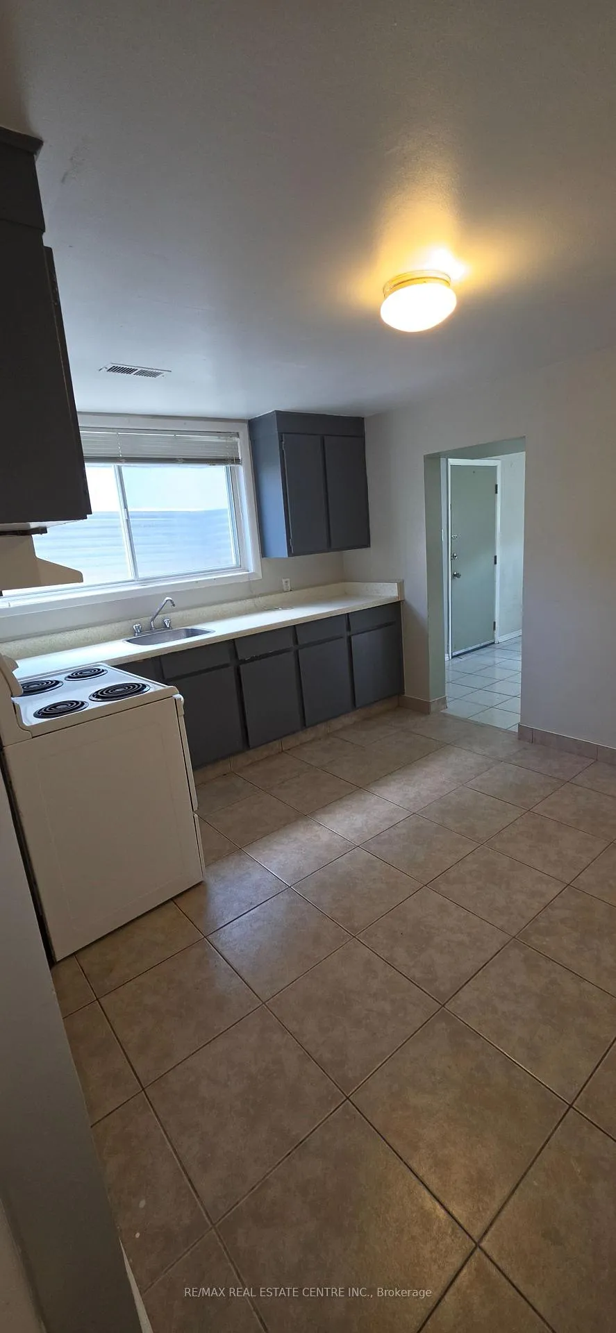 Photo 5 of 18 High Street, Waterloo, Lakeshore Village — HOMEH