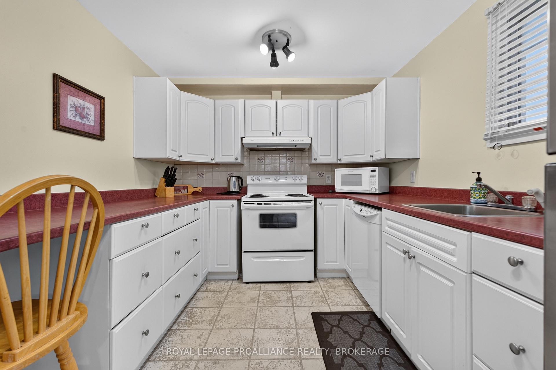 Photo 9 of 2871 Burbrook Road, Kingston, City North of 401 — HOMEH