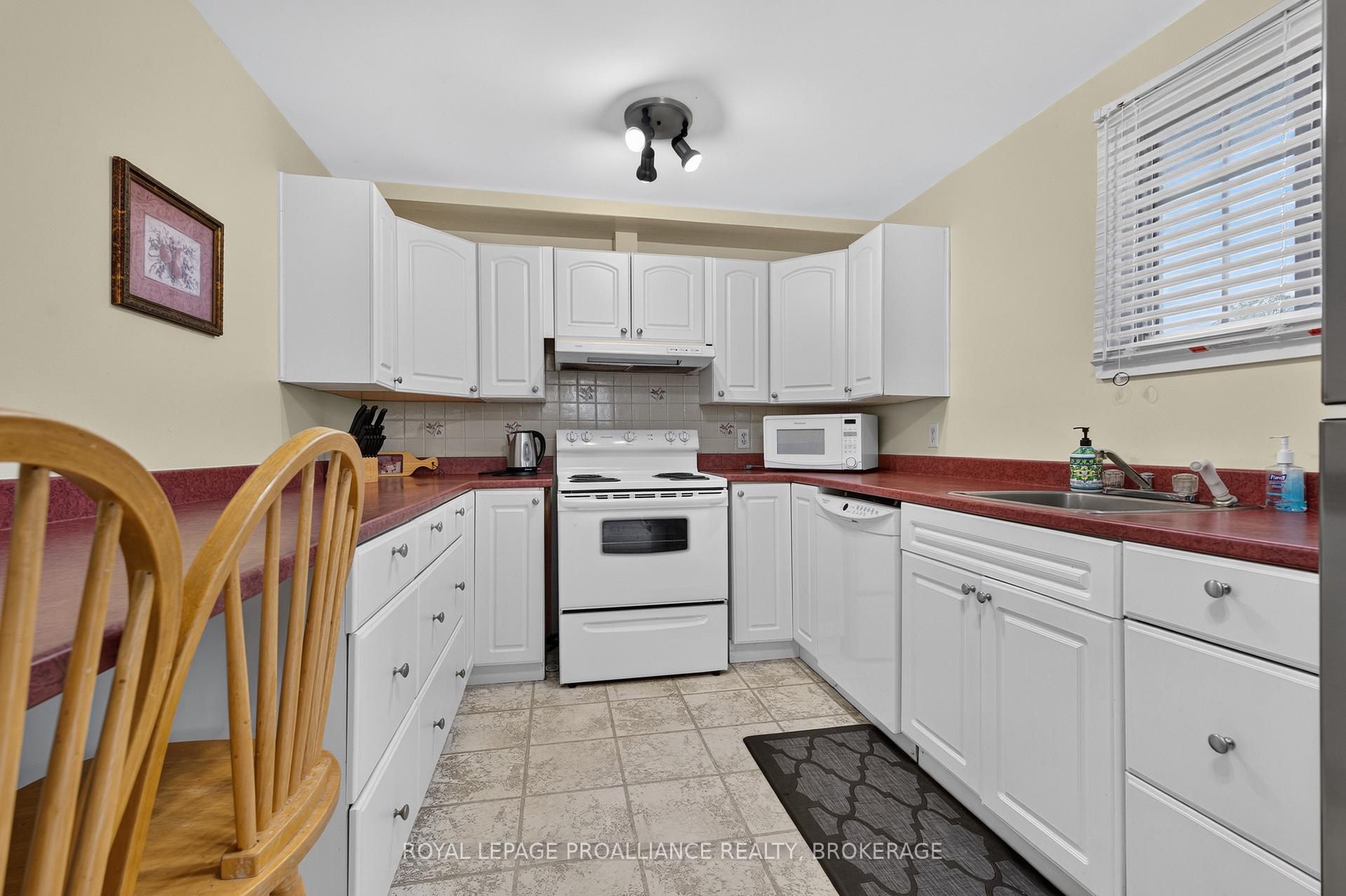 Photo 10 of 2871 Burbrook Road, Kingston, City North of 401 — HOMEH