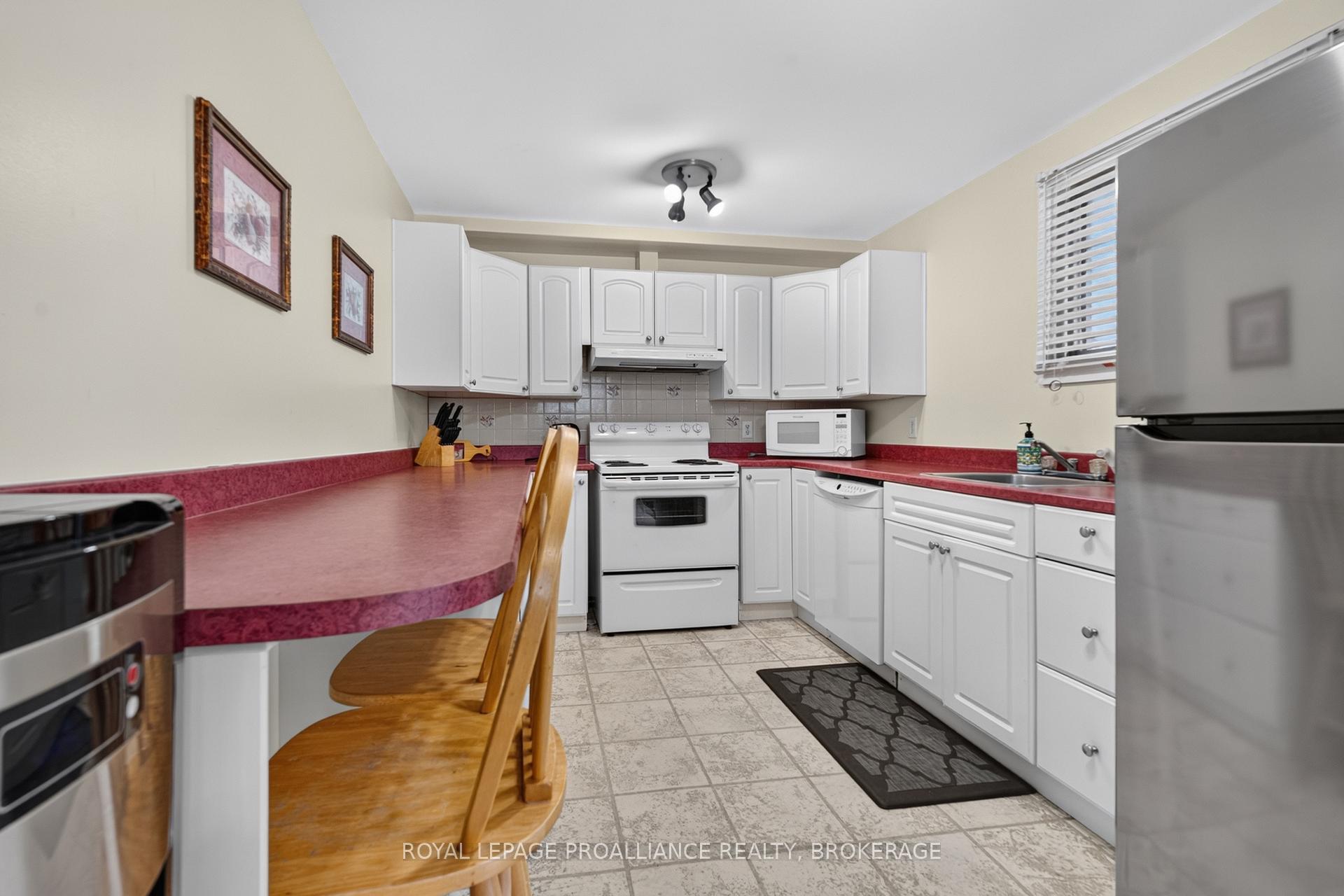 Photo 12 of 2871 Burbrook Road, Kingston, City North of 401 — HOMEH