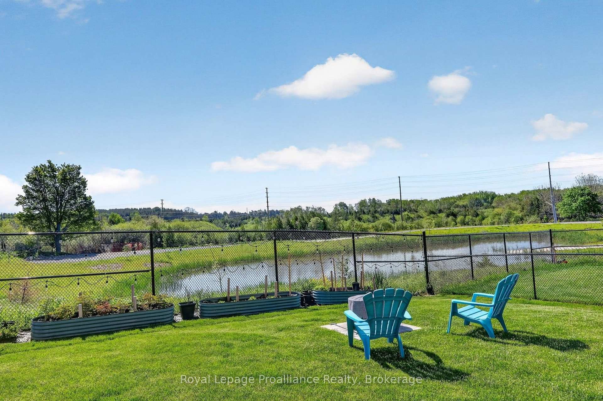 Photo of 998 Trailsview Avenue