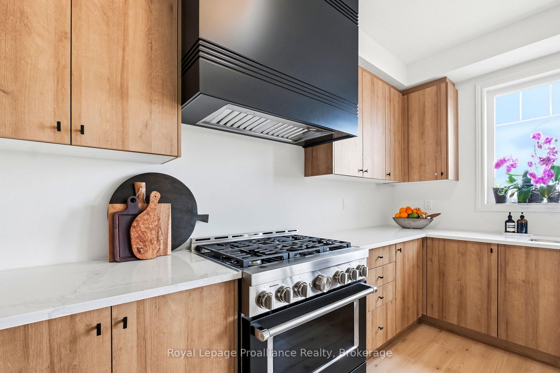 Photo 19 of 998 Trailsview Avenue, Cobourg — HOMEH