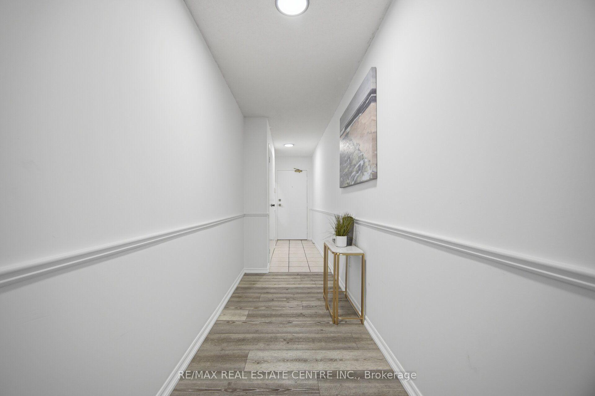Photo 6 of Unit 2601, 3650 Kaneff Crescent, Mississauga, Mississauga Valleys — HOMEH
