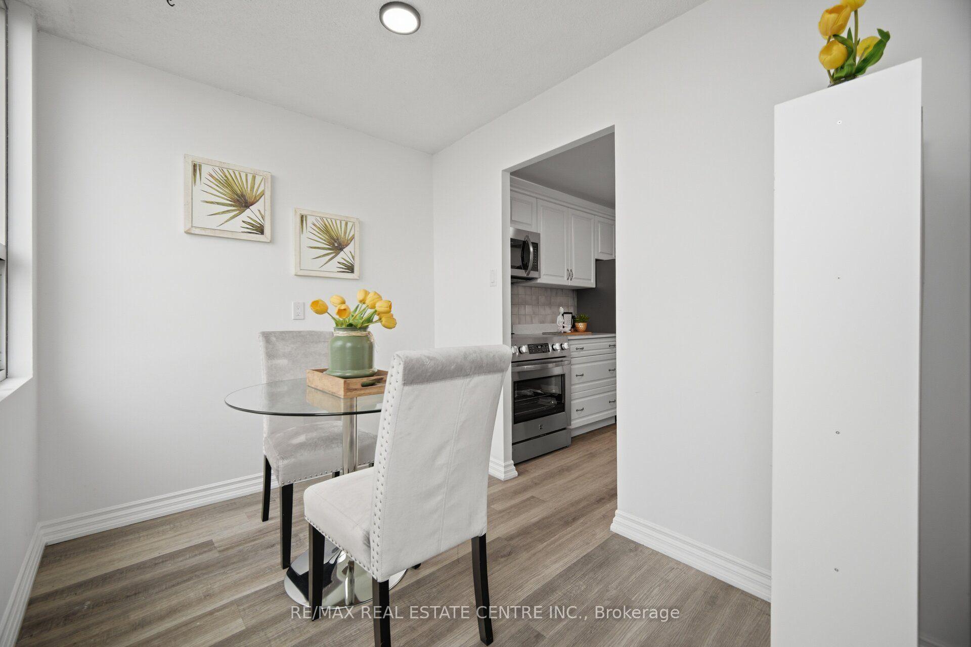 Photo 11 of Unit 2601, 3650 Kaneff Crescent, Mississauga, Mississauga Valleys — HOMEH