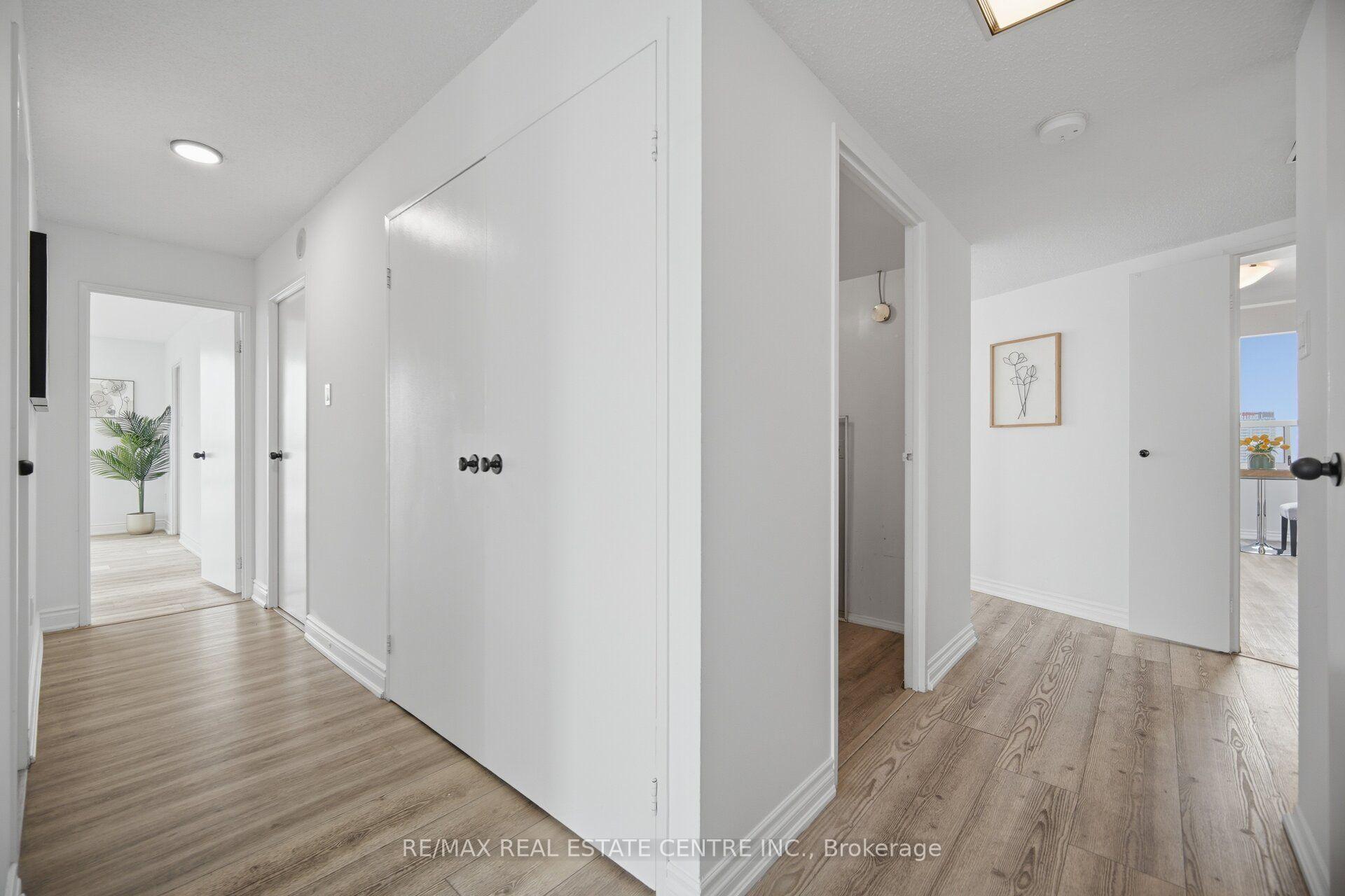Photo 21 of Unit 2601, 3650 Kaneff Crescent, Mississauga, Mississauga Valleys — HOMEH