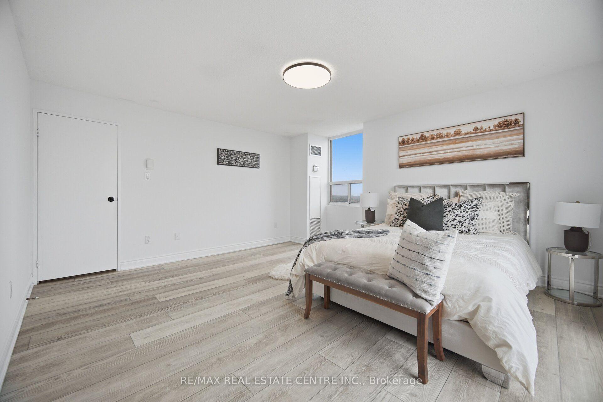 Photo 24 of Unit 2601, 3650 Kaneff Crescent, Mississauga, Mississauga Valleys — HOMEH