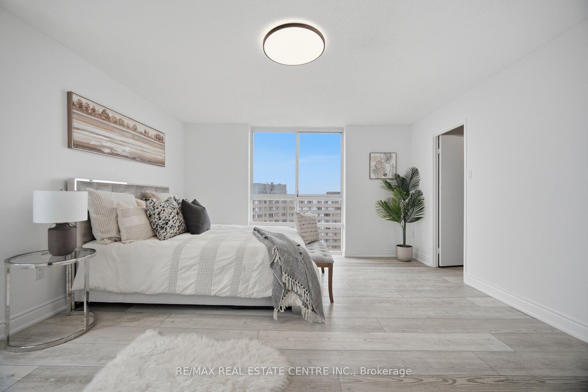 Photo 25 of Unit 2601, 3650 Kaneff Crescent, Mississauga, Mississauga Valleys — HOMEH