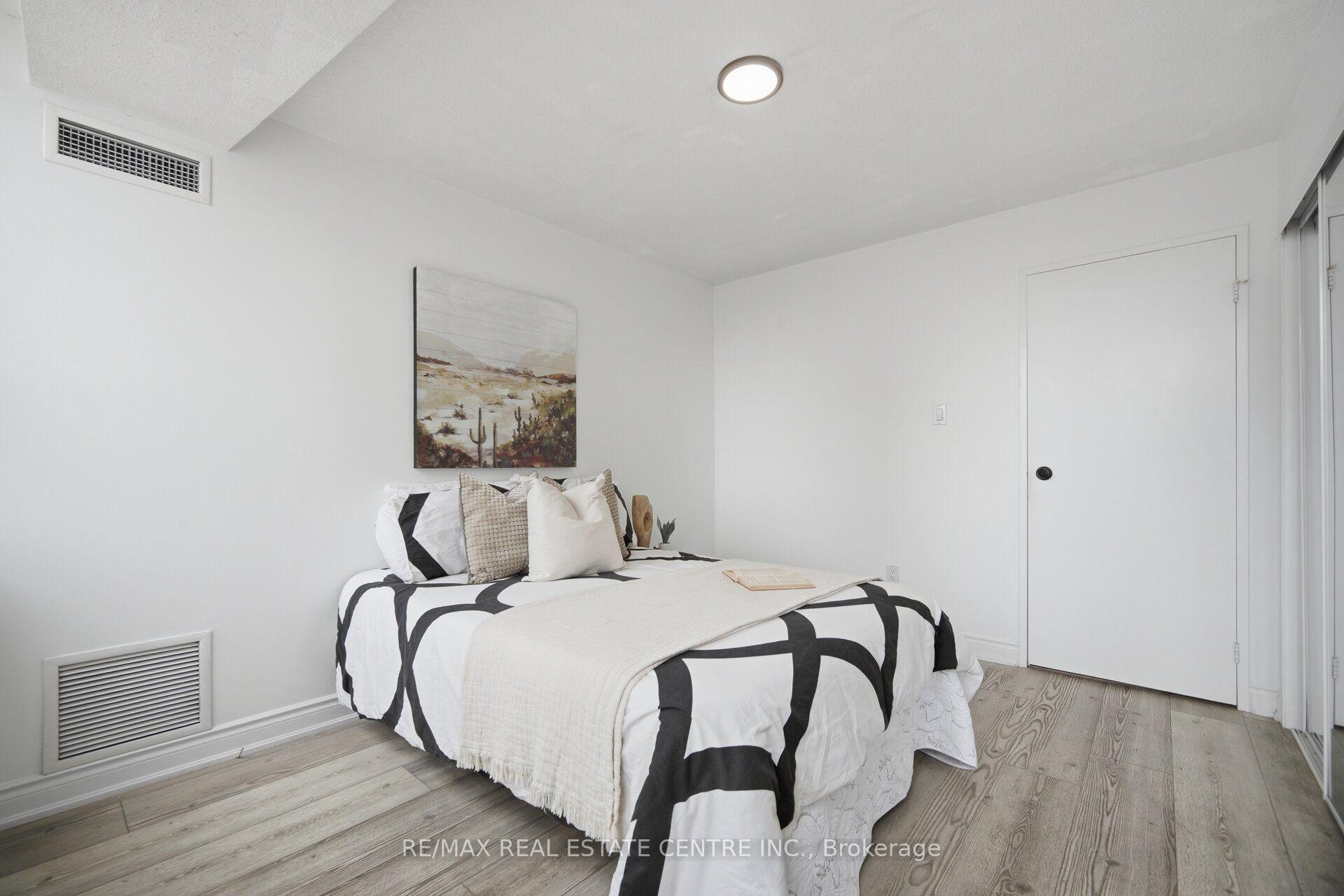 Photo 32 of Unit 2601, 3650 Kaneff Crescent, Mississauga, Mississauga Valleys — HOMEH
