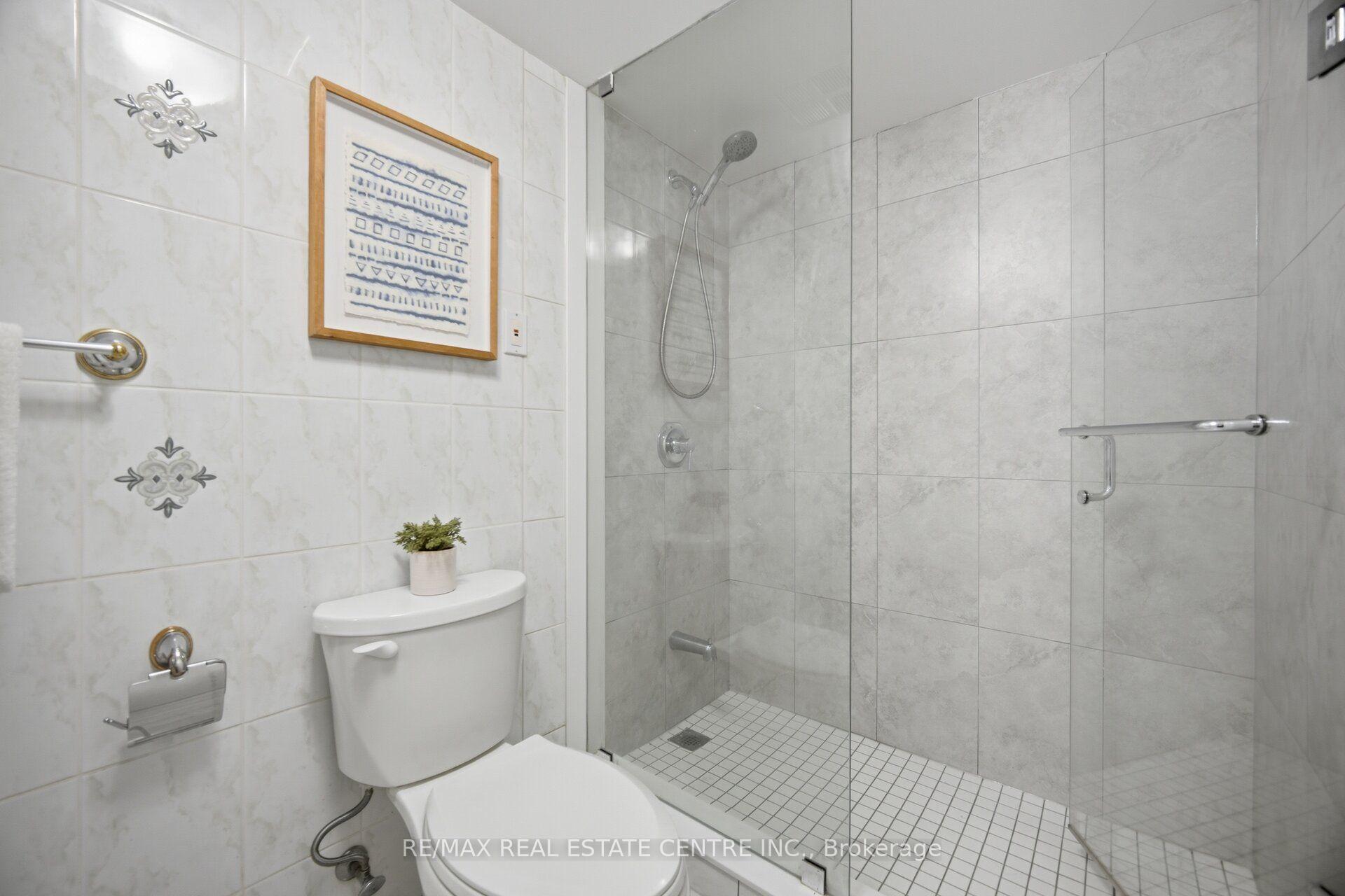 Photo 37 of Unit 2601, 3650 Kaneff Crescent, Mississauga, Mississauga Valleys — HOMEH