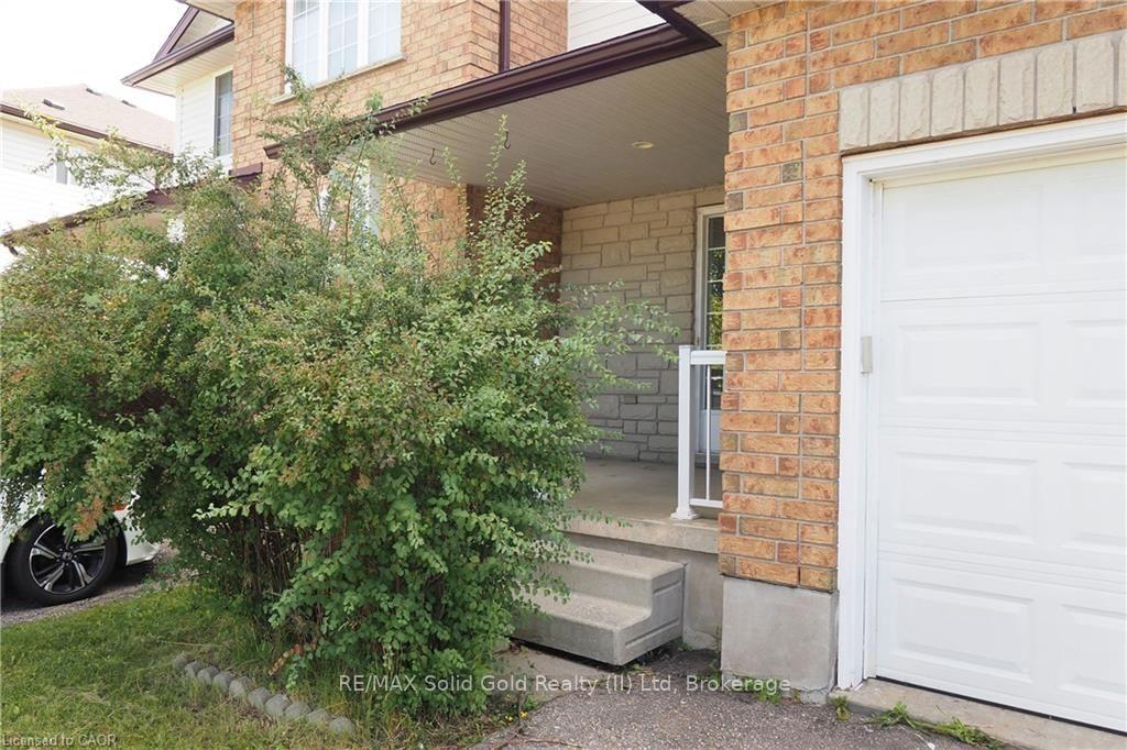Photo 4 of 776 Paris Boulevard, Waterloo, Beechwood West — HOMEH