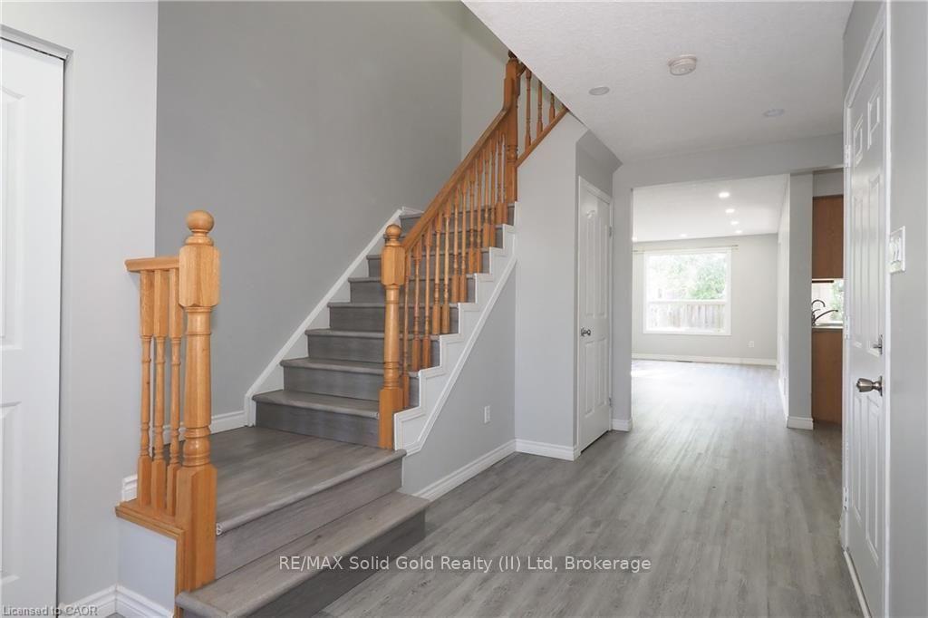 Photo 8 of 776 Paris Boulevard, Waterloo, Beechwood West — HOMEH