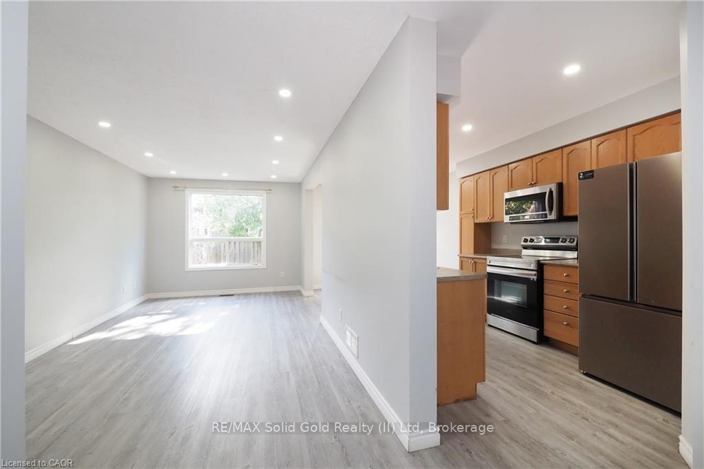 Photo 9 of 776 Paris Boulevard, Waterloo, Beechwood West — HOMEH