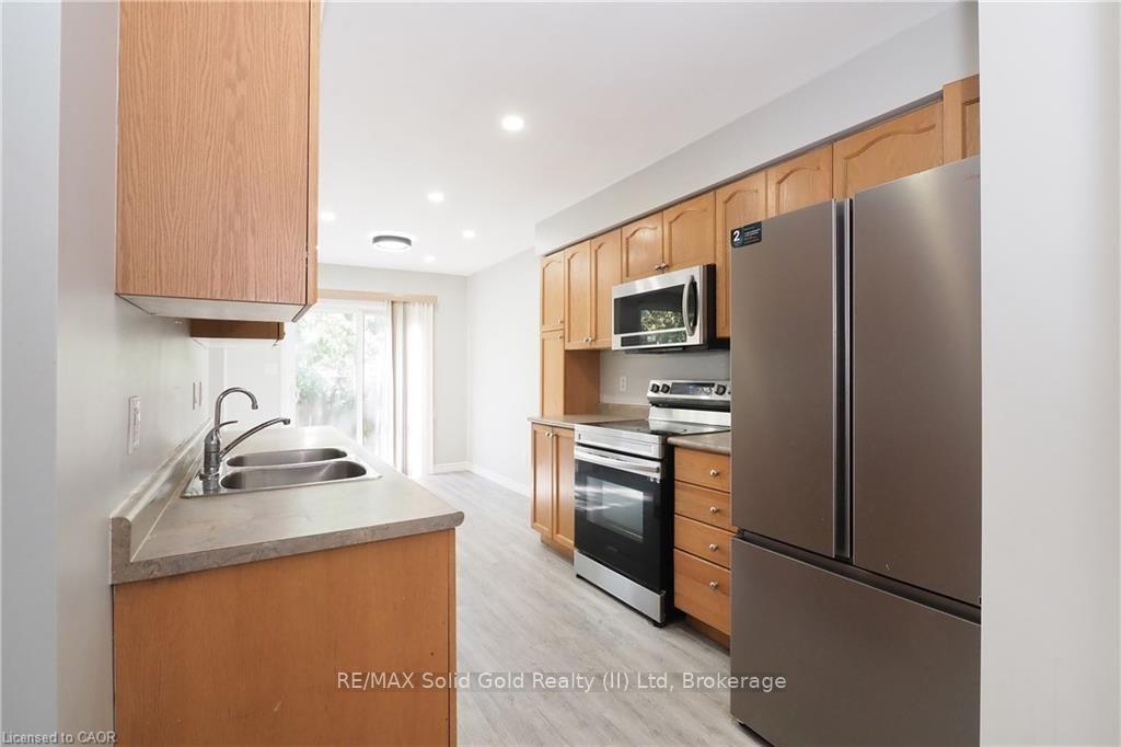 Photo 13 of 776 Paris Boulevard, Waterloo, Beechwood West — HOMEH