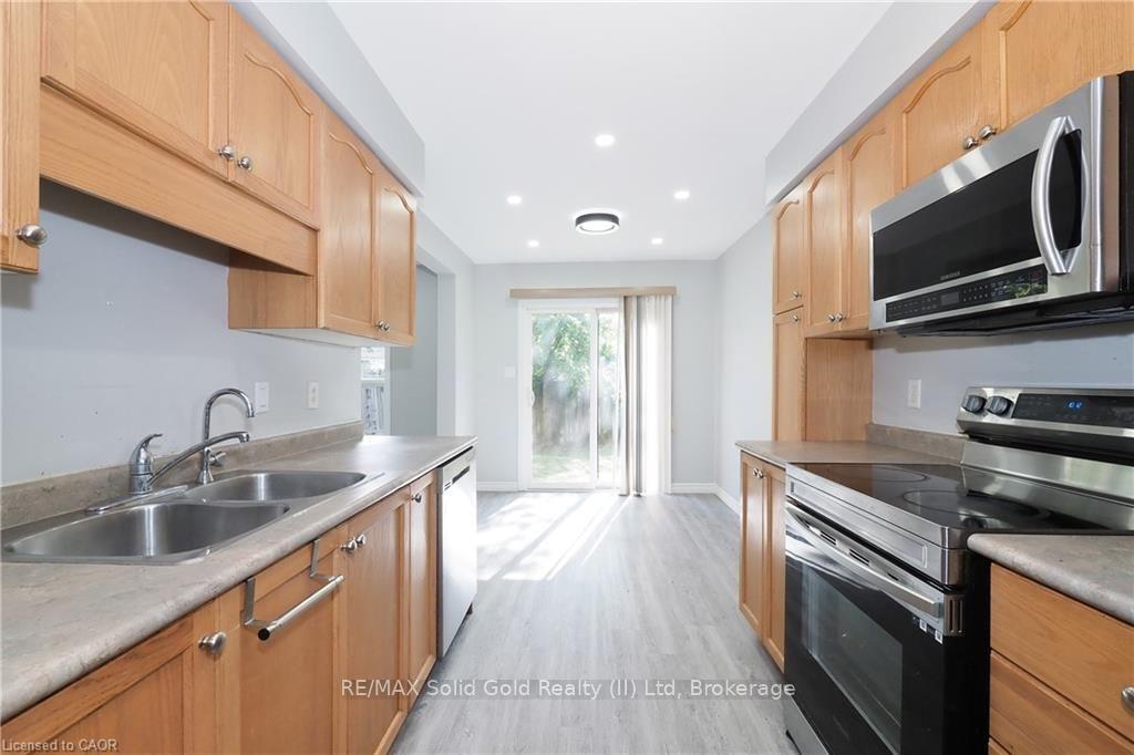 Photo 14 of 776 Paris Boulevard, Waterloo, Beechwood West — HOMEH