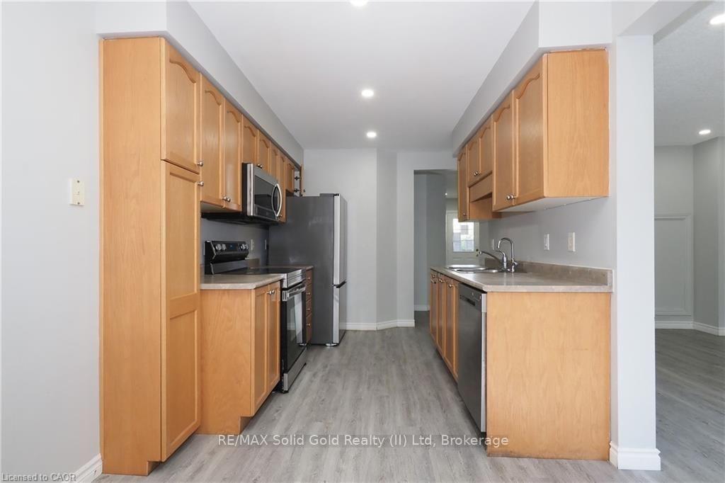 Photo 16 of 776 Paris Boulevard, Waterloo, Beechwood West — HOMEH