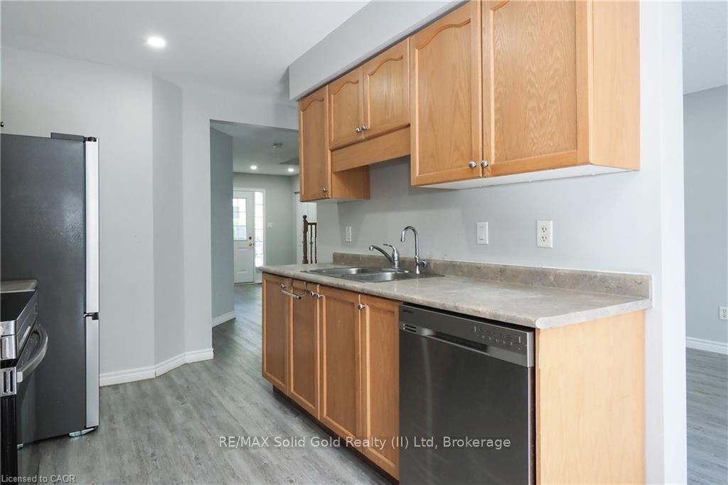 Photo 18 of 776 Paris Boulevard, Waterloo, Beechwood West — HOMEH