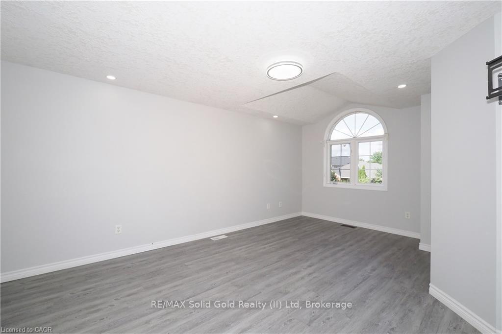 Photo 22 of 776 Paris Boulevard, Waterloo, Beechwood West — HOMEH