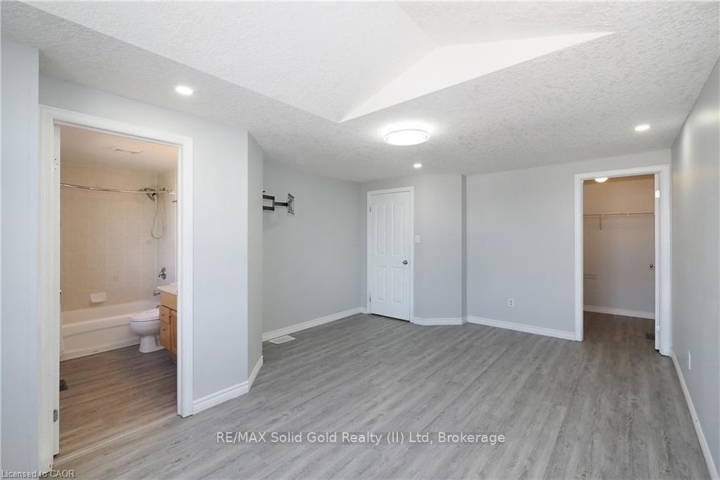 Photo 23 of 776 Paris Boulevard, Waterloo, Beechwood West — HOMEH