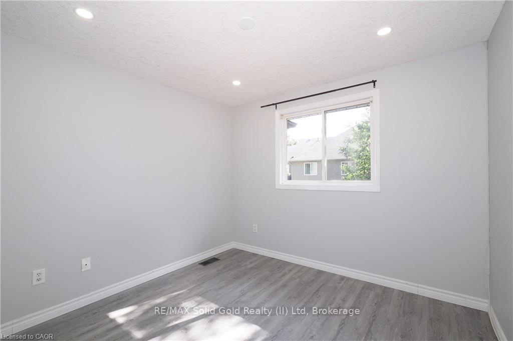 Photo 29 of 776 Paris Boulevard, Waterloo, Beechwood West — HOMEH