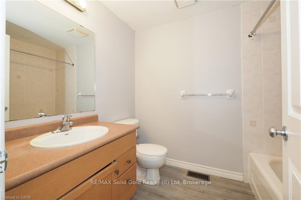 Photo 31 of 776 Paris Boulevard, Waterloo, Beechwood West — HOMEH