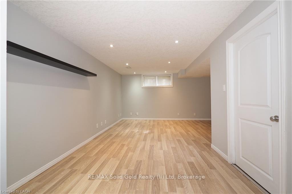 Photo 34 of 776 Paris Boulevard, Waterloo, Beechwood West — HOMEH