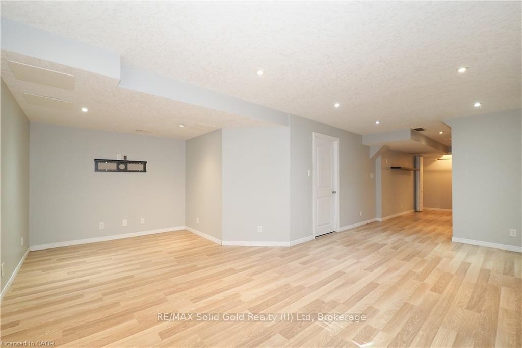 Photo 36 of 776 Paris Boulevard, Waterloo, Beechwood West — HOMEH