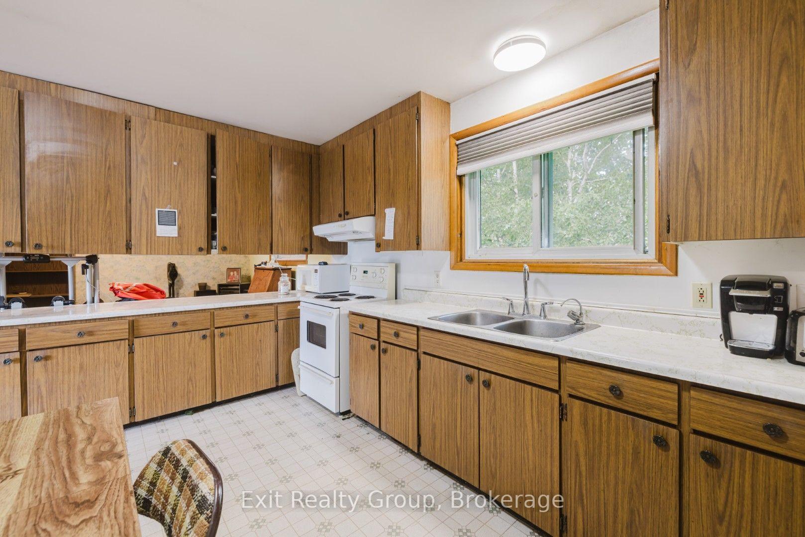 Photo 10 of 142 Sunningdale Drive, Belleville, Thurlow Ward — HOMEH