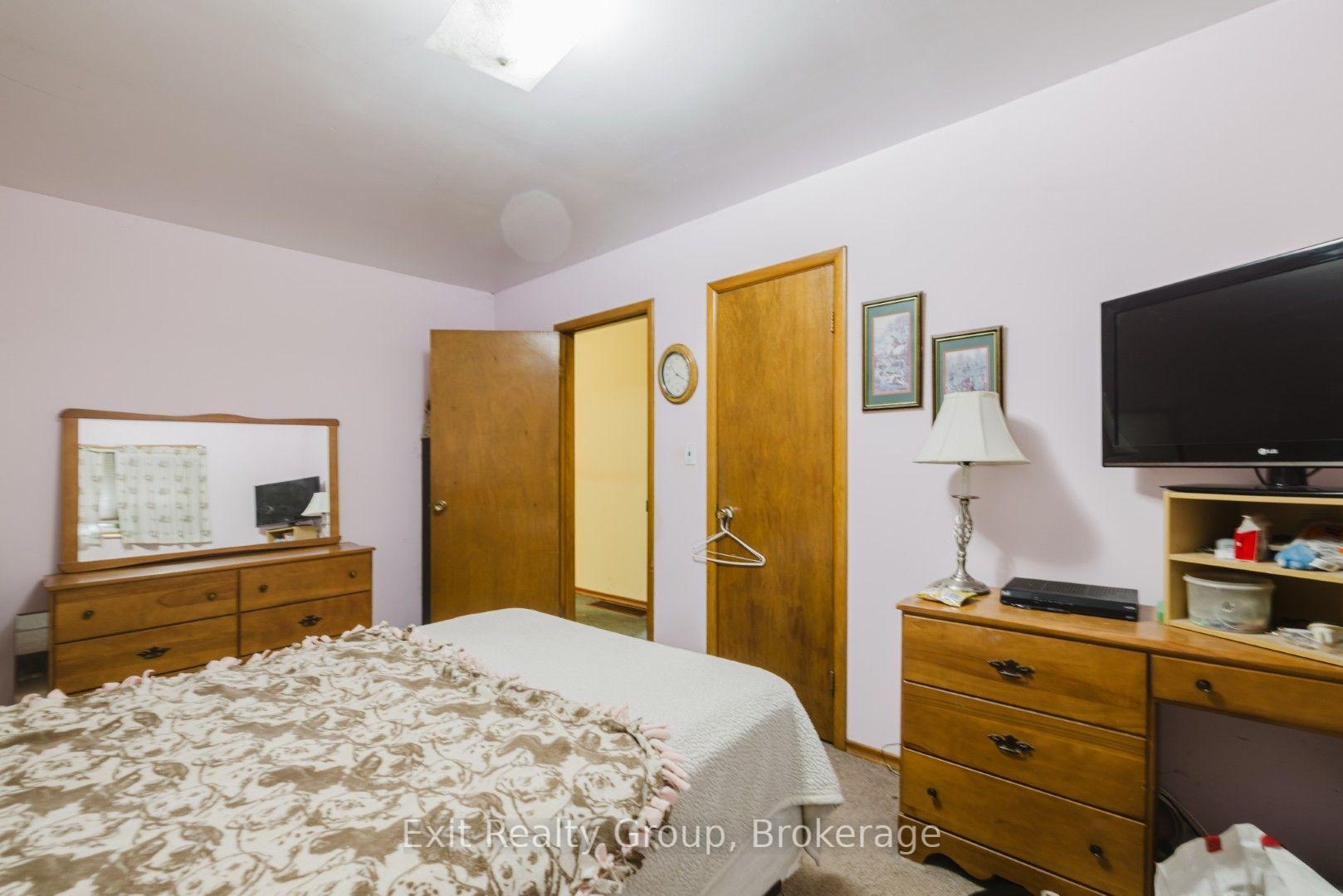 Photo 14 of 142 Sunningdale Drive, Belleville, Thurlow Ward — HOMEH