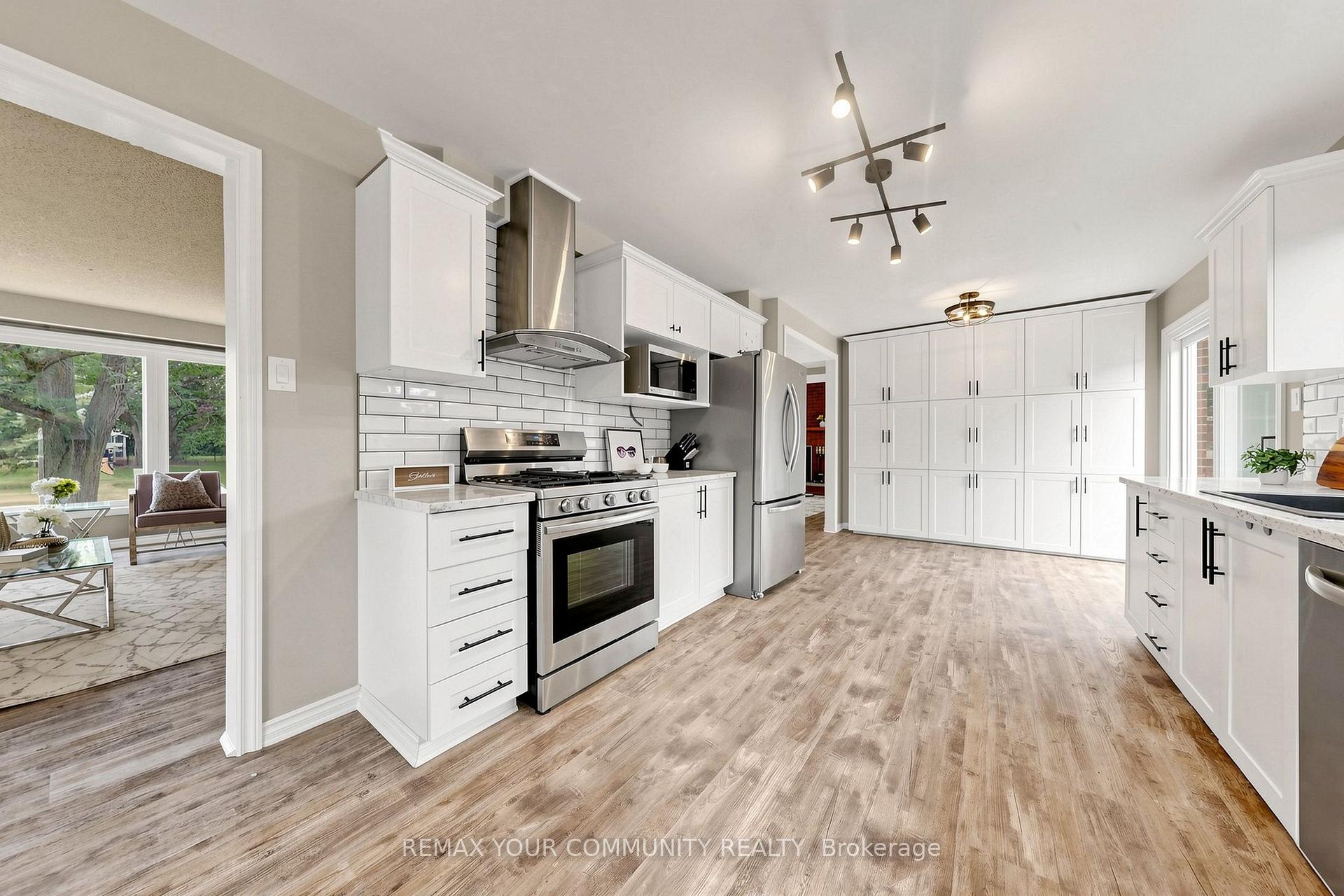 Photo 8 of 16 Ramsay Street, East Gwillimbury, Holland Landing — HOMEH