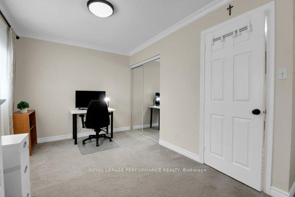 Photo 19 of 401 Phoenix Crescent, Ottawa, Bilberry Creek/Queenswood Heights — HOMEH
