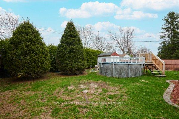 Photo 32 of 401 Phoenix Crescent, Ottawa, Bilberry Creek/Queenswood Heights — HOMEH
