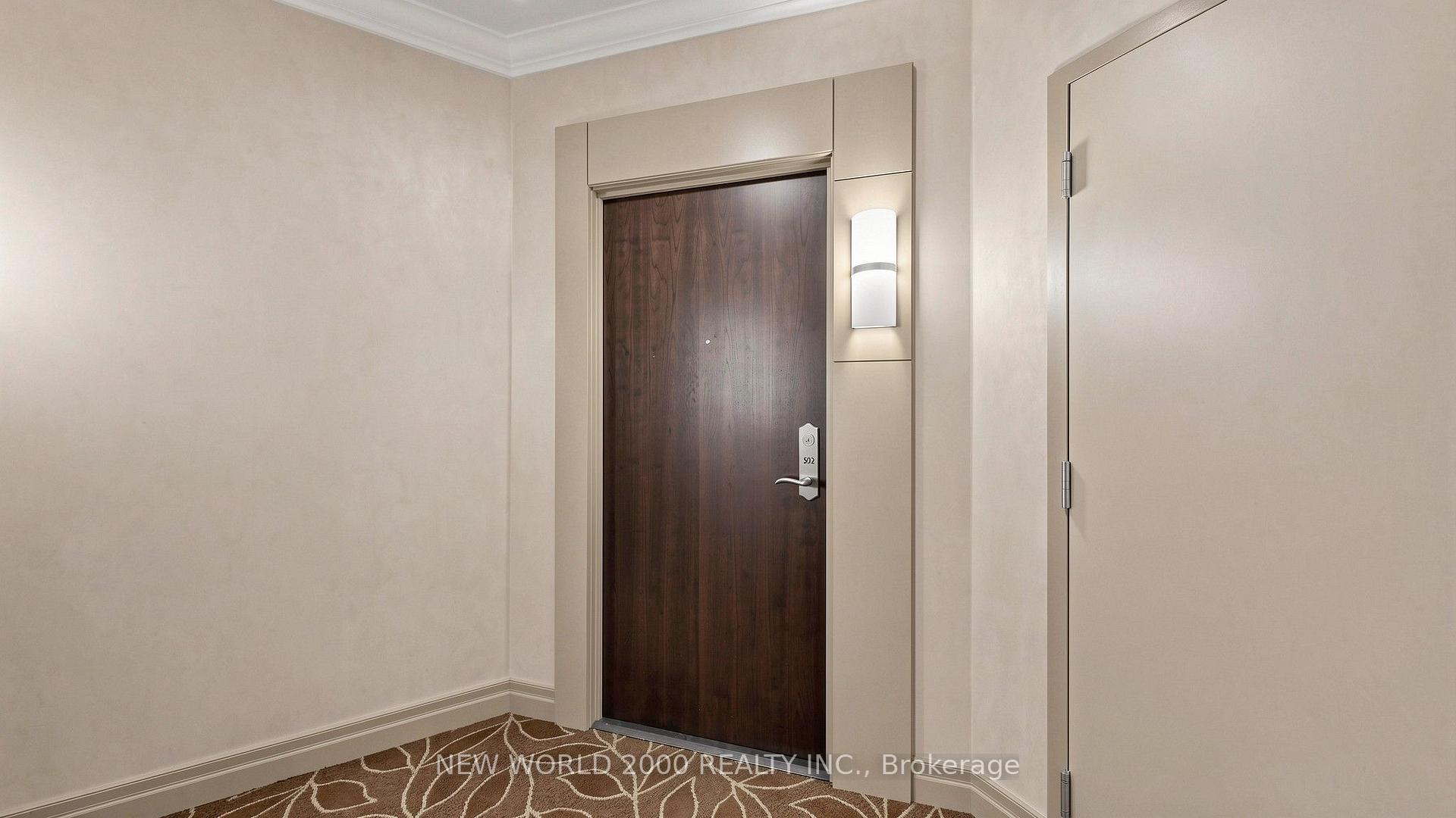 Photo 3 of Unit 502, 100 John Street, Brampton, Downtown Brampton — HOMEH