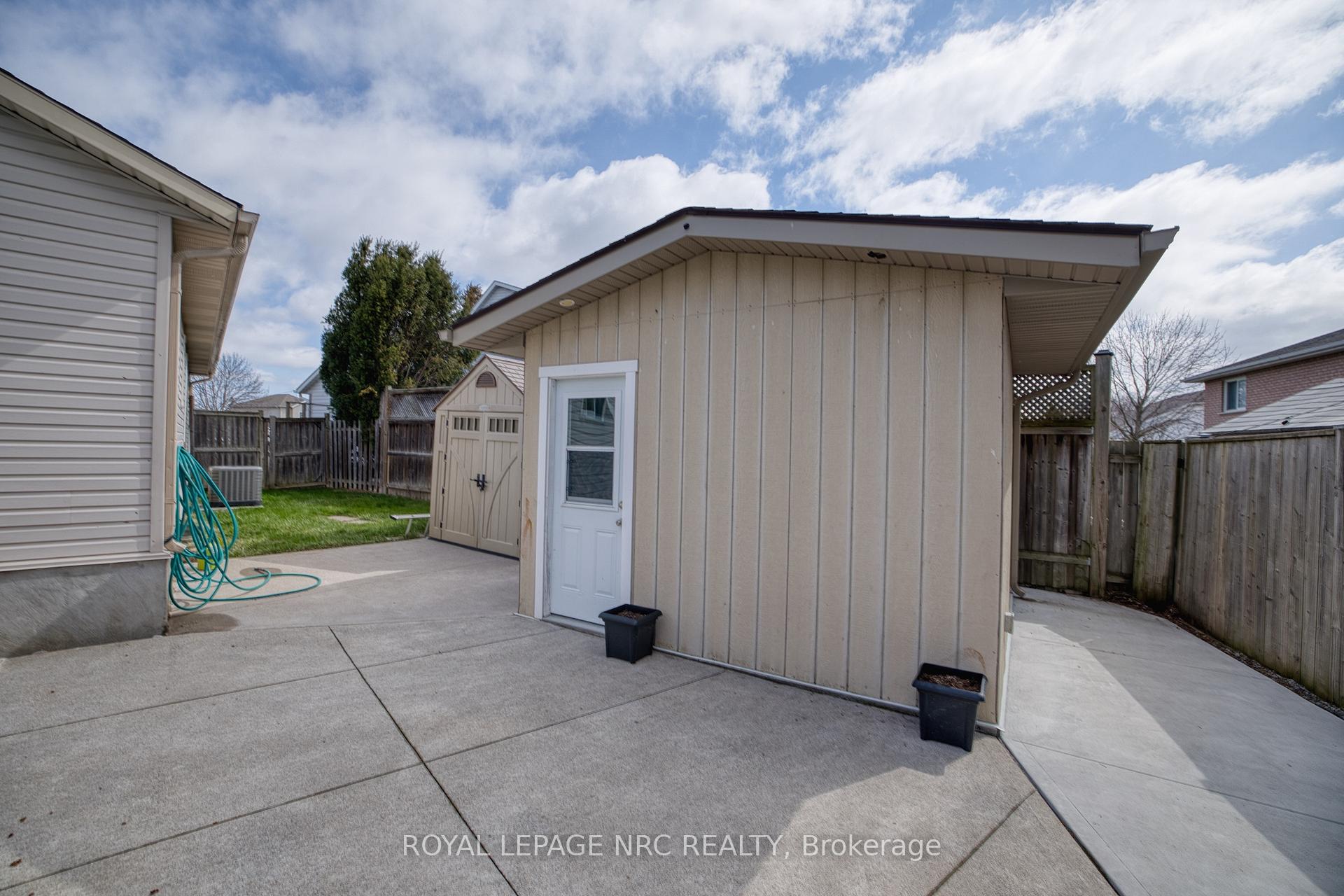 Photo 21 of 16 Leonard Drive, St. Catharines, Rykert/Vansickle — HOMEH