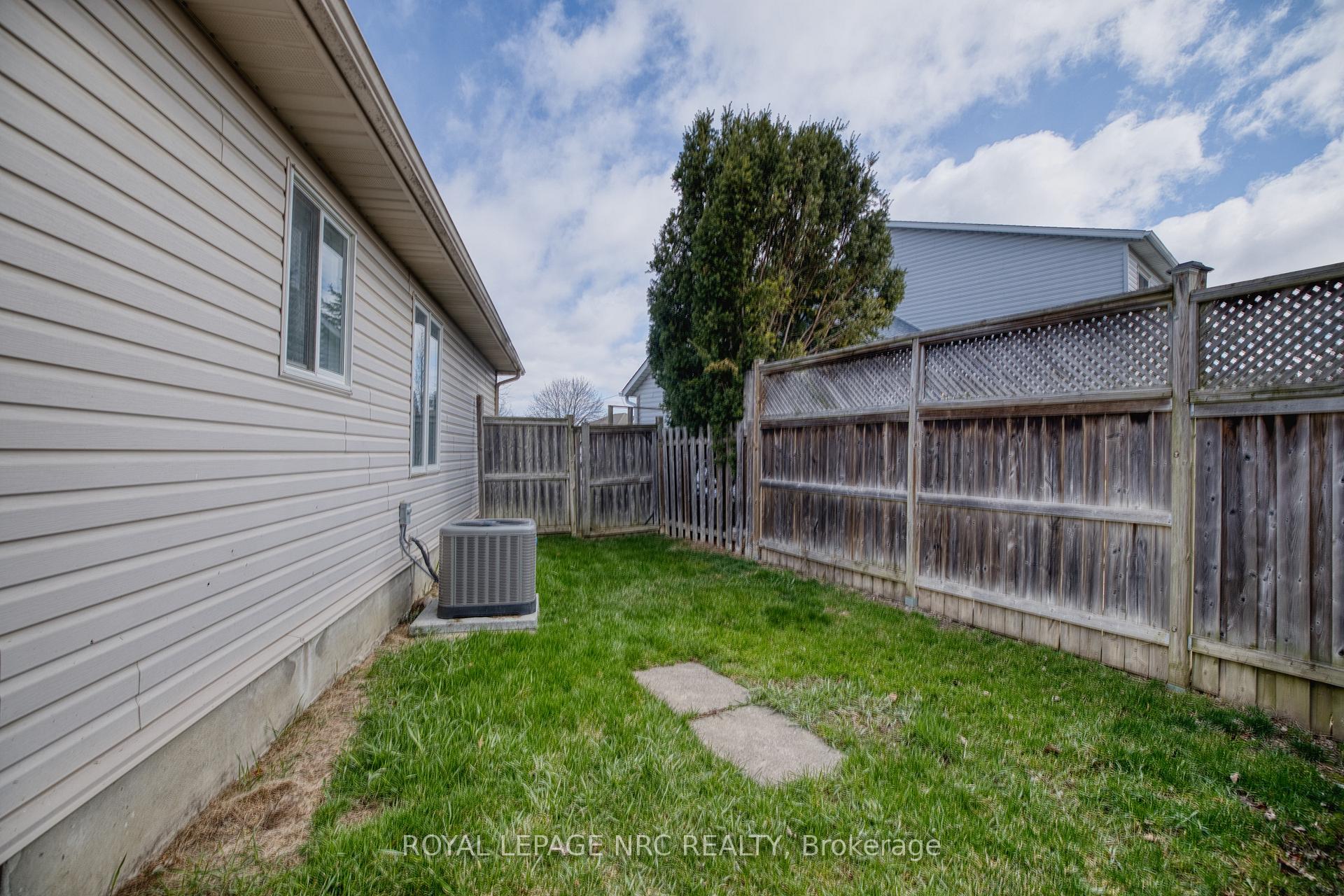 Photo 23 of 16 Leonard Drive, St. Catharines, Rykert/Vansickle — HOMEH