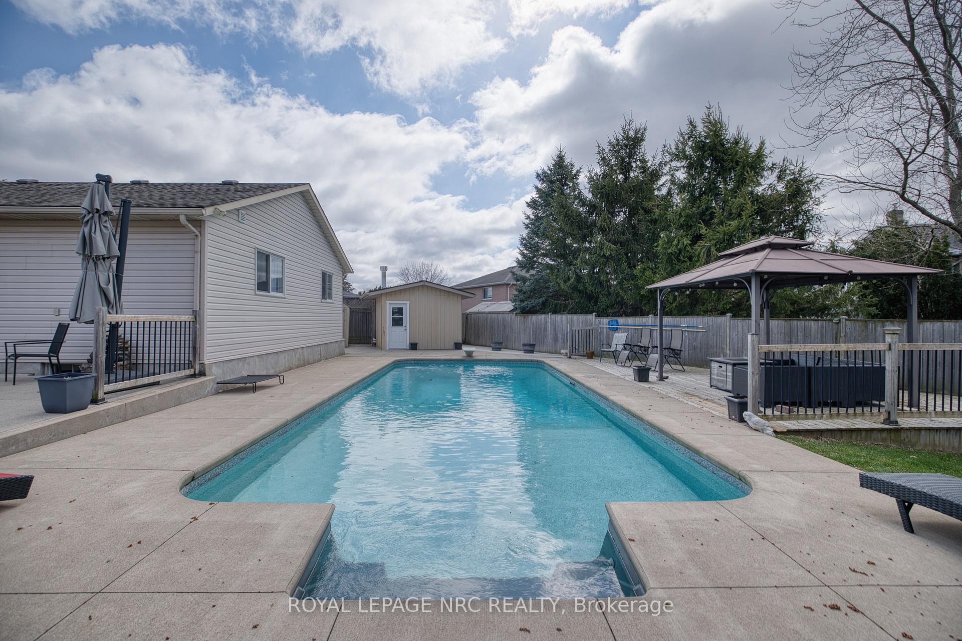 Photo 27 of 16 Leonard Drive, St. Catharines, Rykert/Vansickle — HOMEH