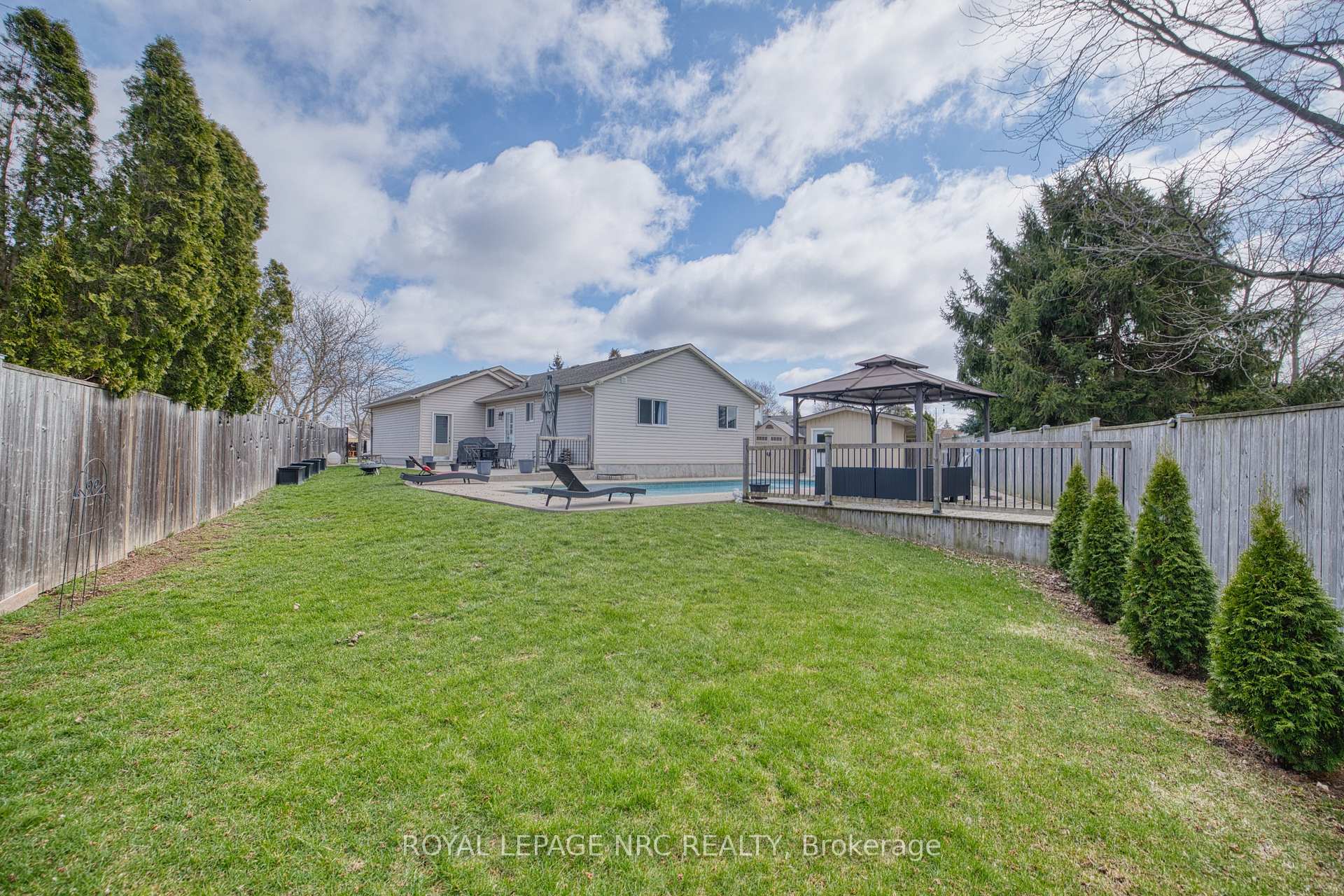 Photo 32 of 16 Leonard Drive, St. Catharines, Rykert/Vansickle — HOMEH