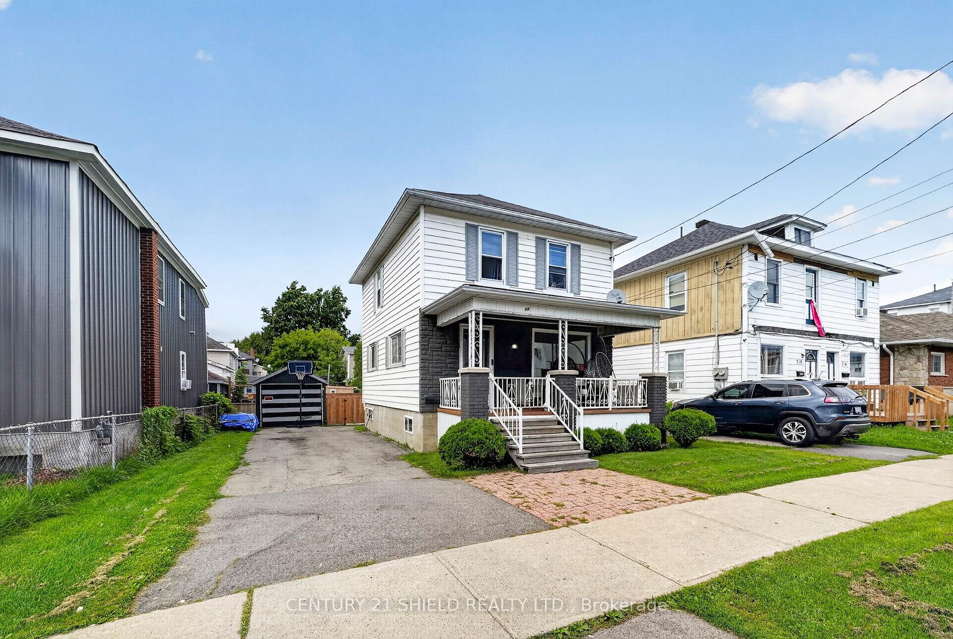 Photo 3 of 712 First Street E, Cornwall, Cornwall — HOMEH