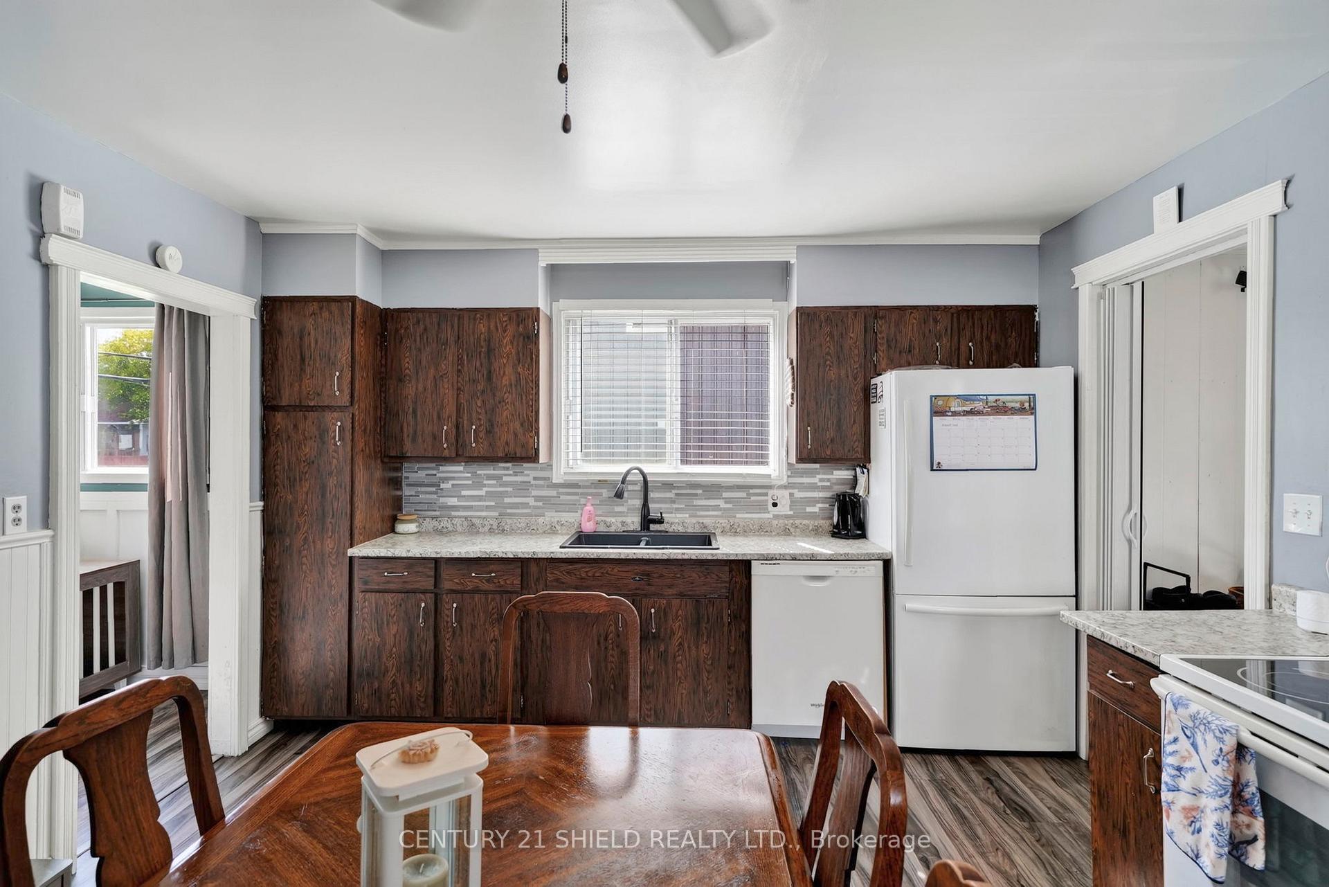 Photo 10 of 712 First Street E, Cornwall, Cornwall — HOMEH