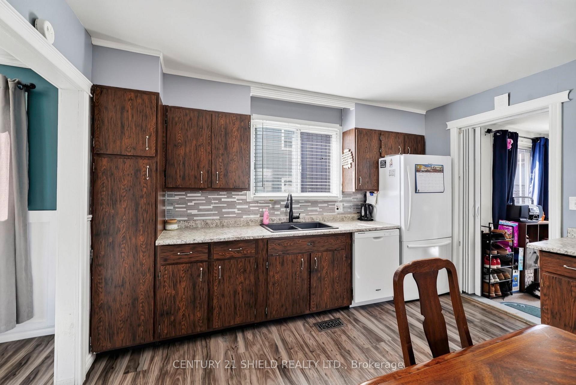 Photo 11 of 712 First Street E, Cornwall, Cornwall — HOMEH