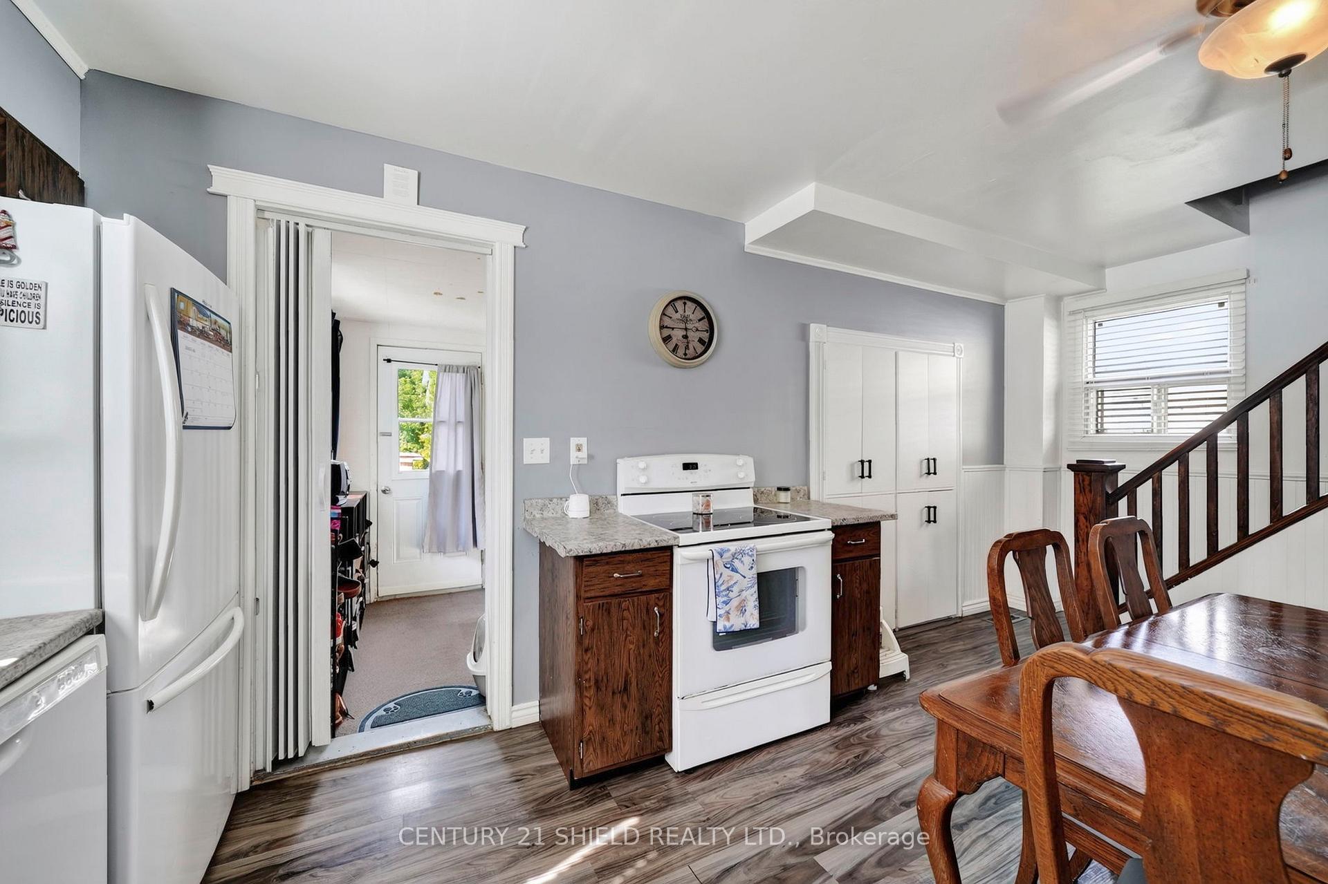 Photo 12 of 712 First Street E, Cornwall, Cornwall — HOMEH