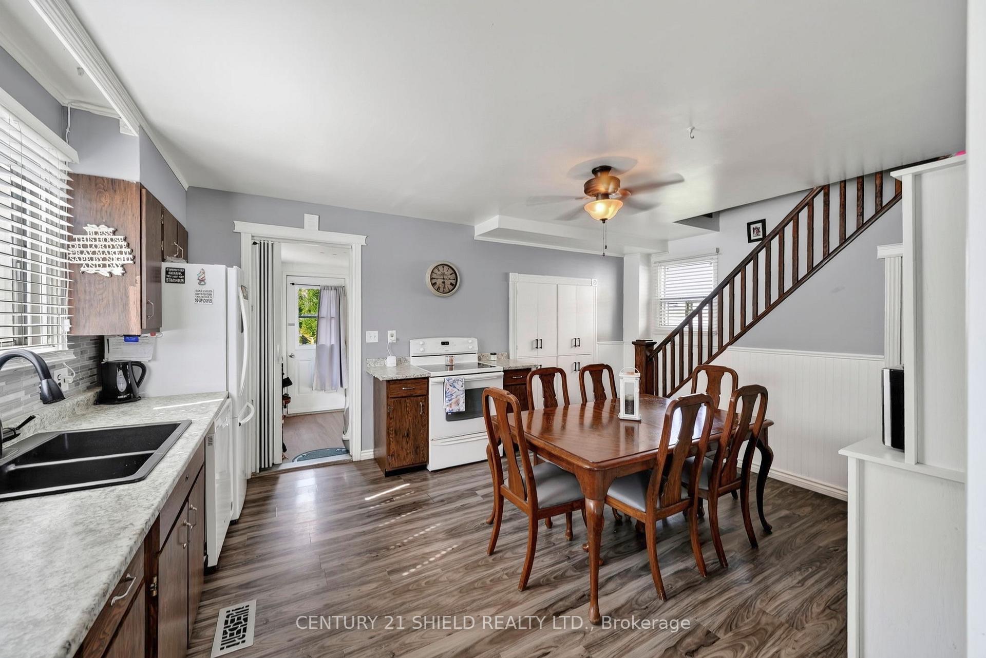 Photo 16 of 712 First Street E, Cornwall, Cornwall — HOMEH